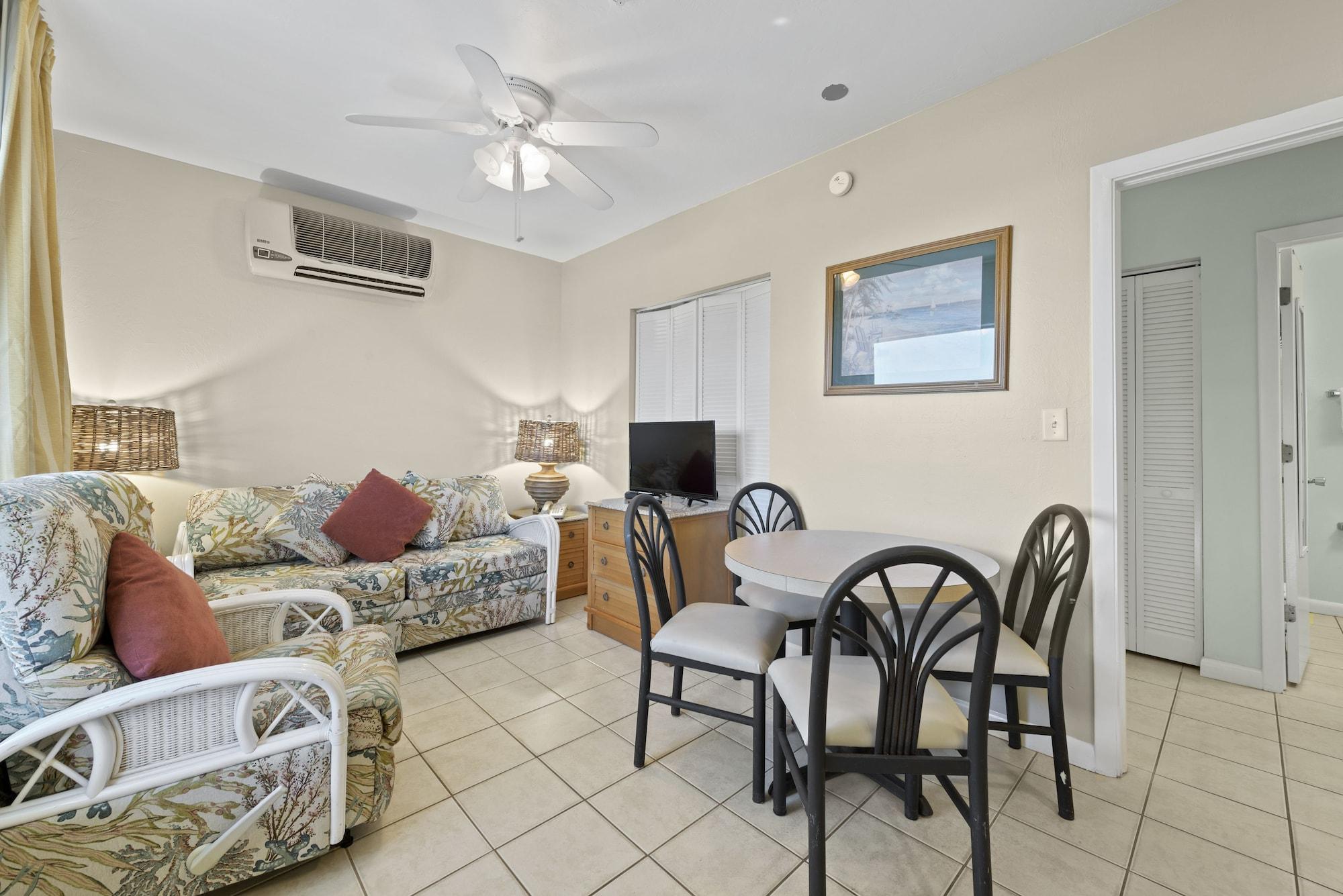 Caribbean Club Resort 2*